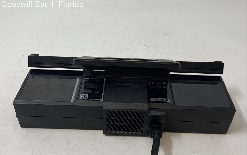 Microsoft 1520 Black Kinect For Xbox One Wired Motion Sensor Bar Not Tested