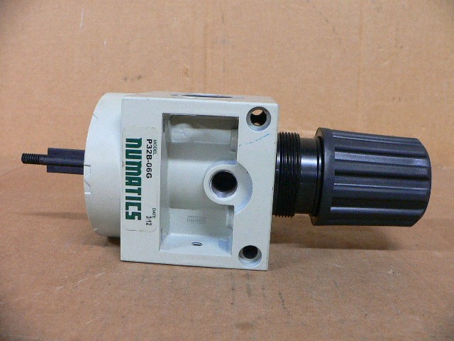 Numatics P32b-06G Particulate Filter/Regulator (Missing Polycarbonate Bowl)