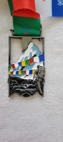 CONQUEROR CHALLENGE MEDAL - EVEREST - VERY NICE !!