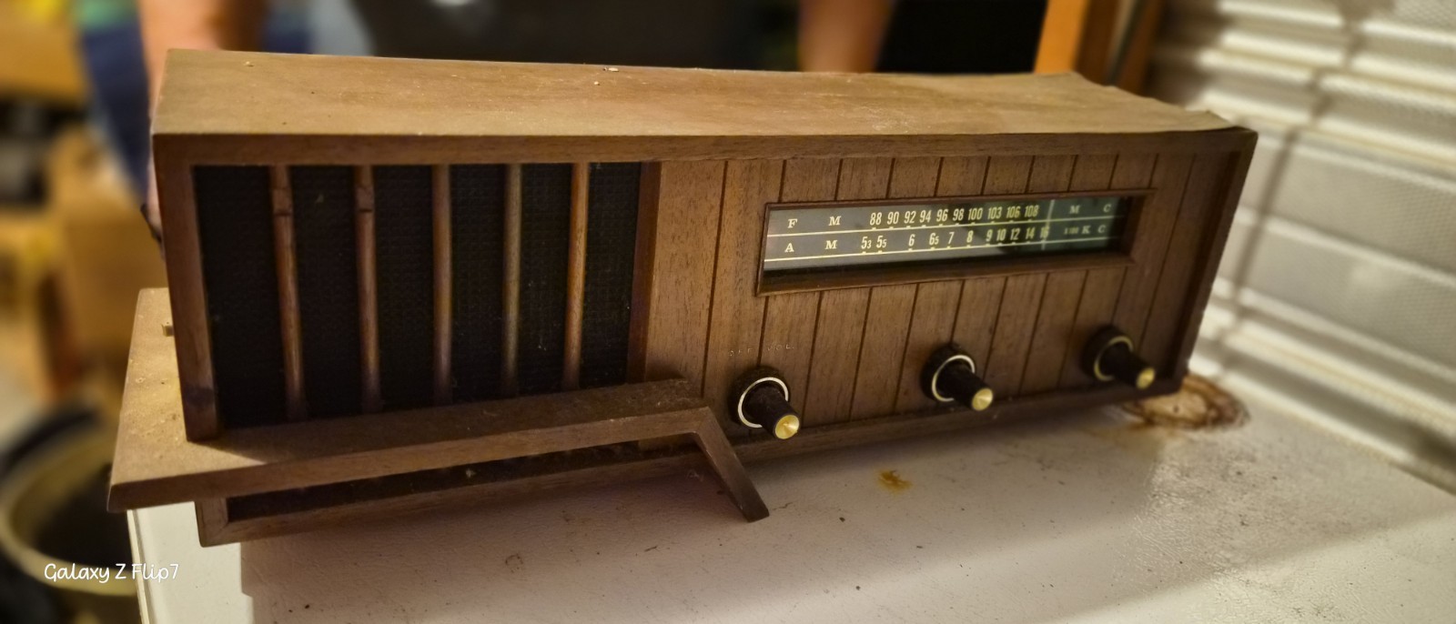 VT-2652 AM/FM Tube Radio  Vintage Analog Tuning