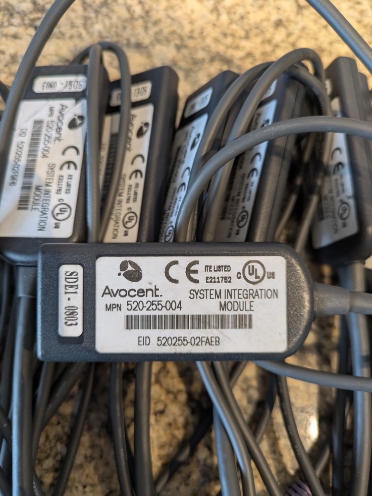 LOT 16 Avocent DSRIQ-PS2 Server Interface Module 520-255-004