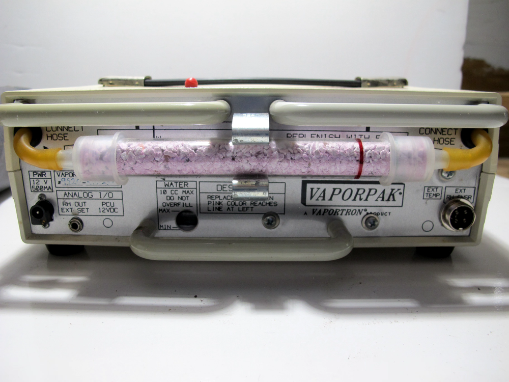 VAPORPAK® Model H-31 humidity calibrator