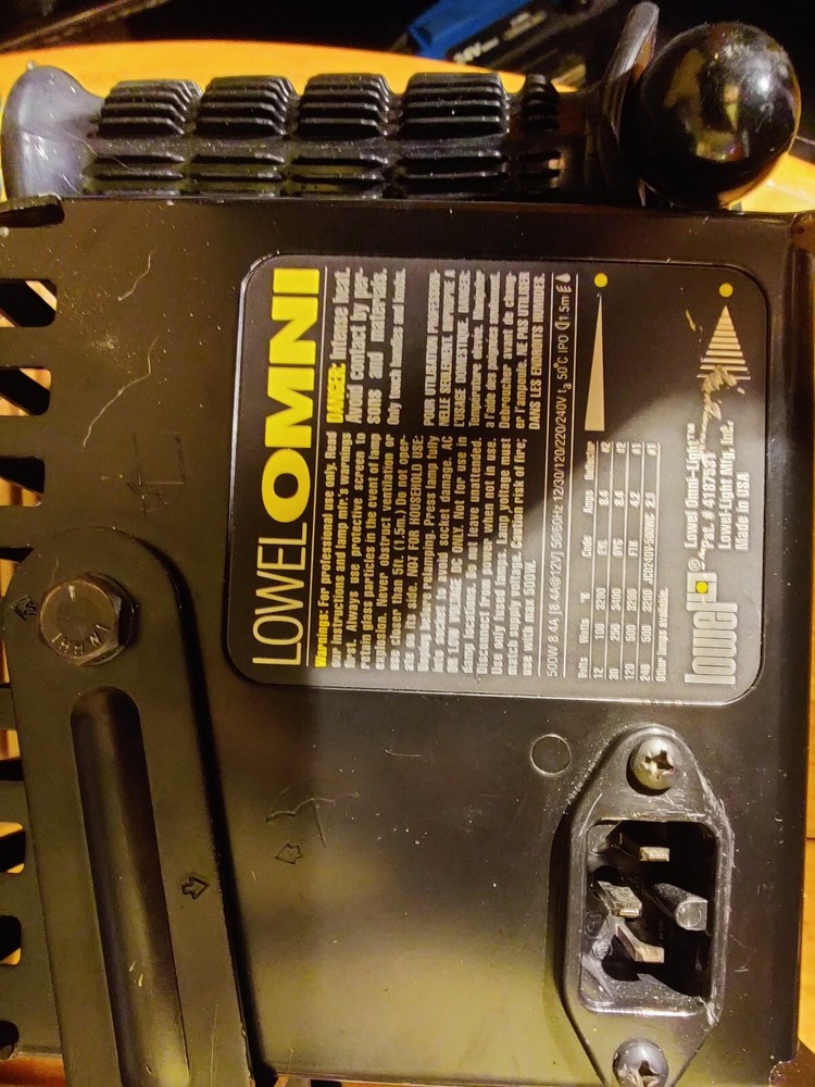 Lowel 3 Light kit With Light Bank