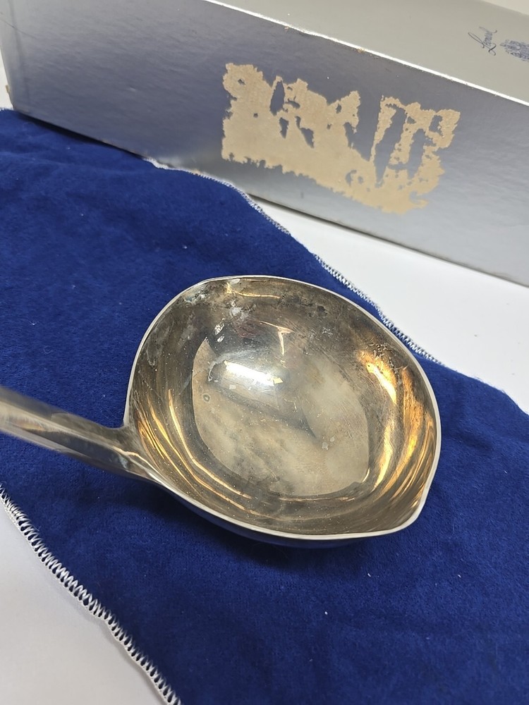 Great Large Serving Ladle in Silverplate by Leonard, Used. D84