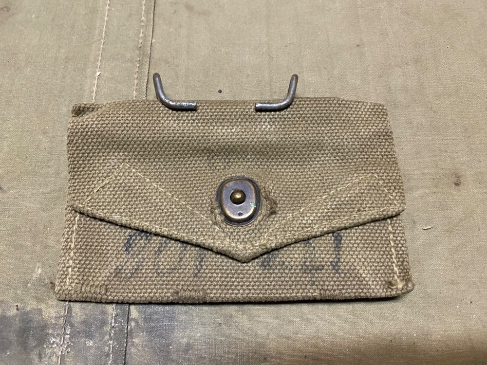 ORIGINAL WWII US ARMY INFANTRY M1942 FIRST AID CARLISLE BANDAGE CARRY POUCH-TRAN