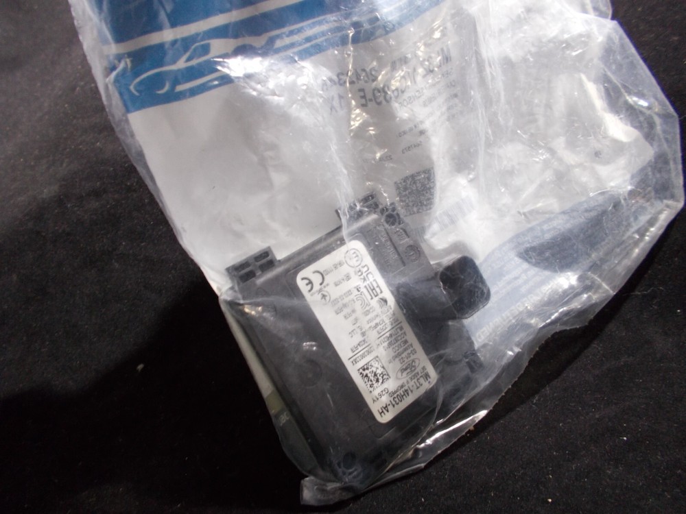 New Ford OEM Front Blind Spot Detection System ML3Z-14C689-E