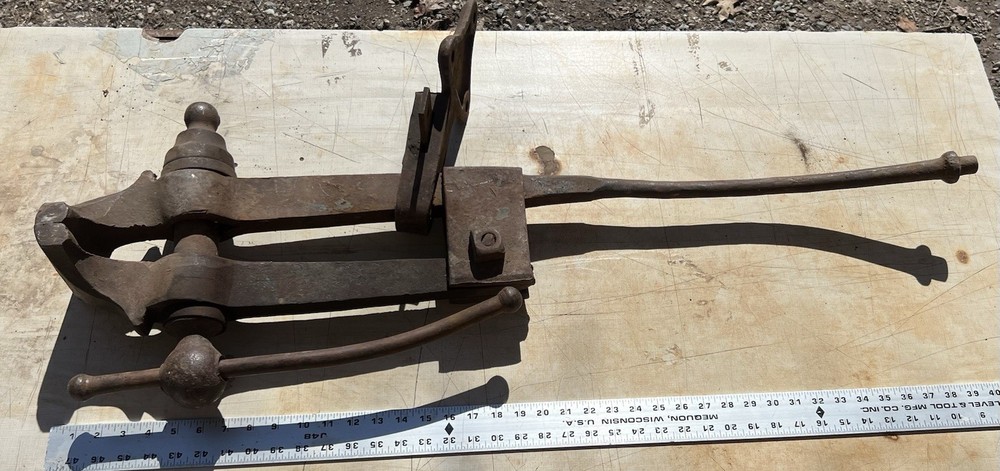 5 1/4 Blacksmith Vice Antique 57 Lbs Post Leg