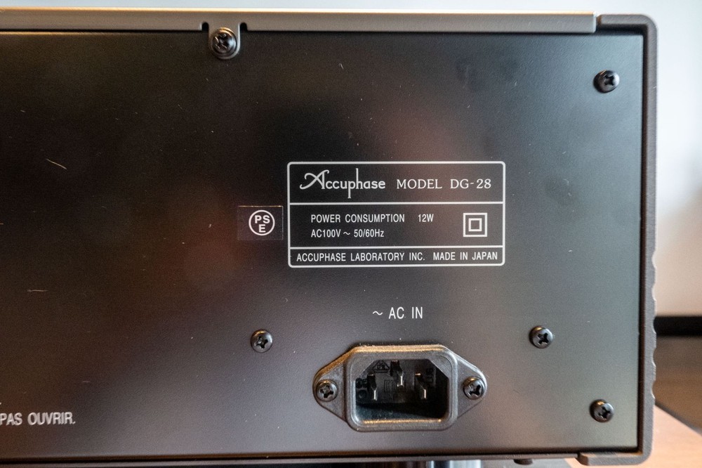 Accuphase DG-28 DIGITAL VOICING EQUALIZERDIGITAL