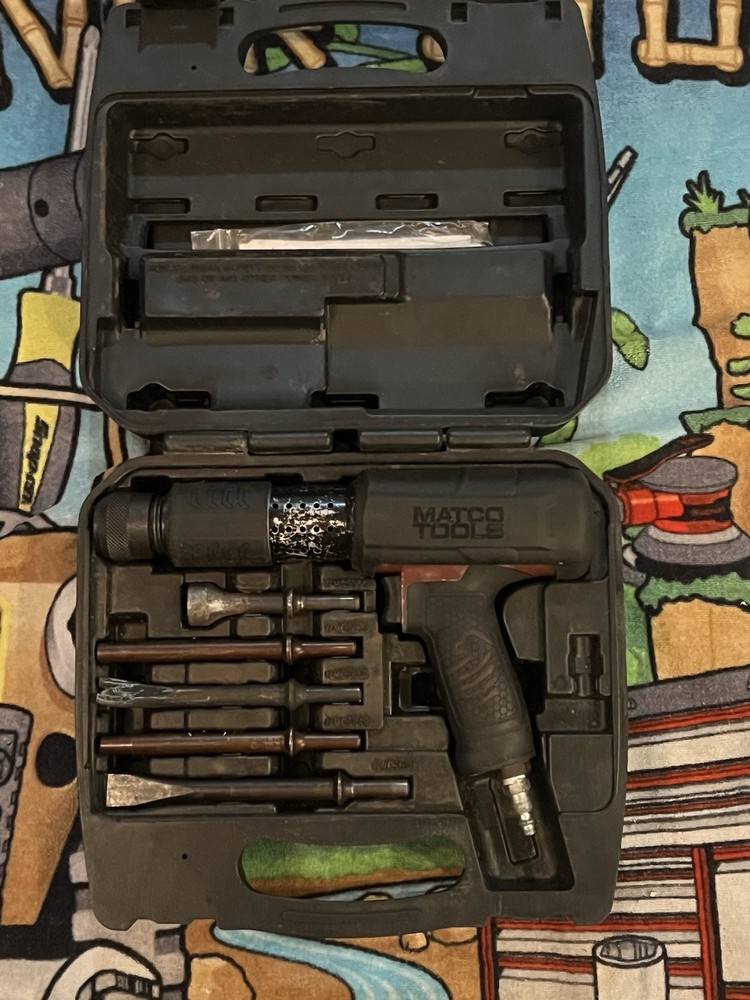 Matco Tools Air Hammer Kit 6-Piece Set with Case, Chisel, Spring Retainer