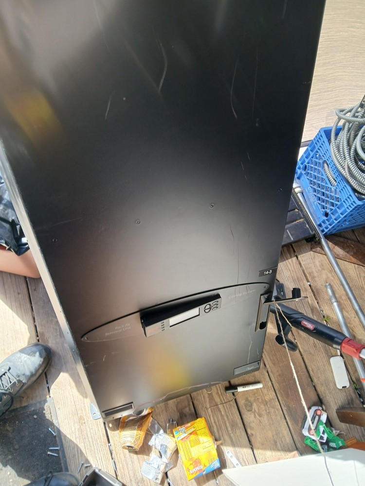 APC Rack Air Removal Unit Cooling System Freestanding Mount Type