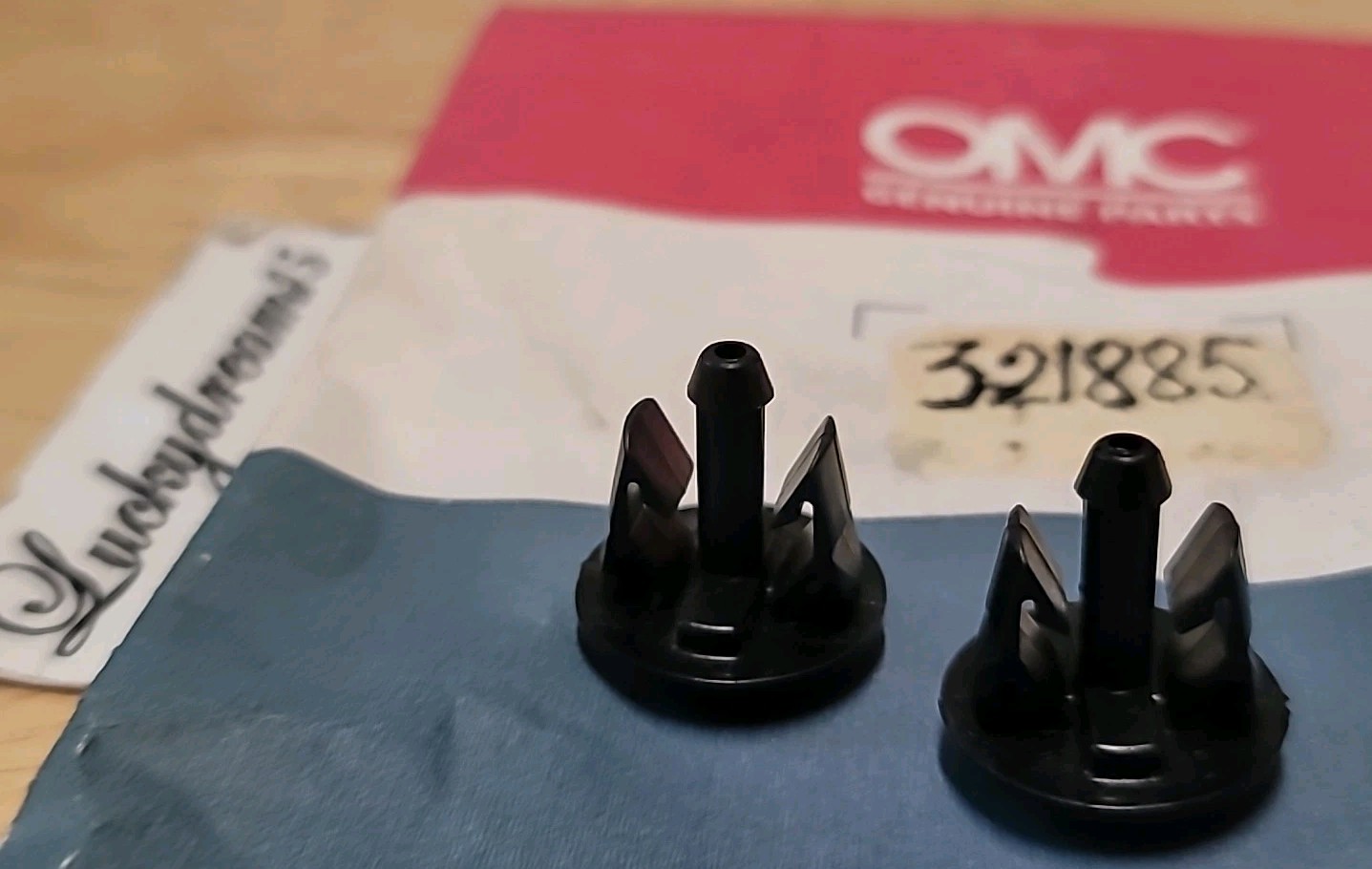 (LOT OF 2) NOS OMC Johnson Evinrude Lower Motor Water Cover Nipple 321885