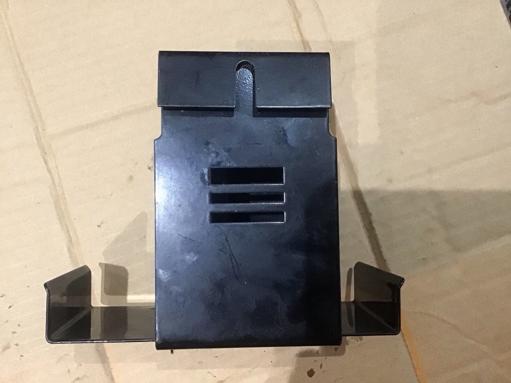 Triumph unit 650/350/500 battery tray