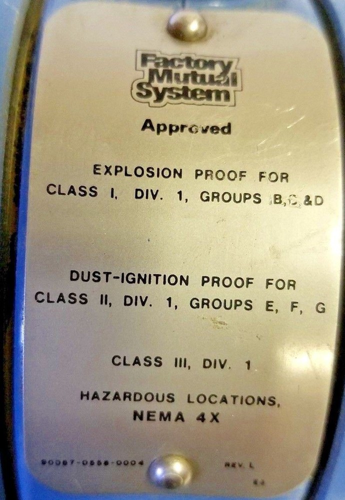 Rosemount 1144A0600A12 Pressure Transmitter w/ Mounting Bracket