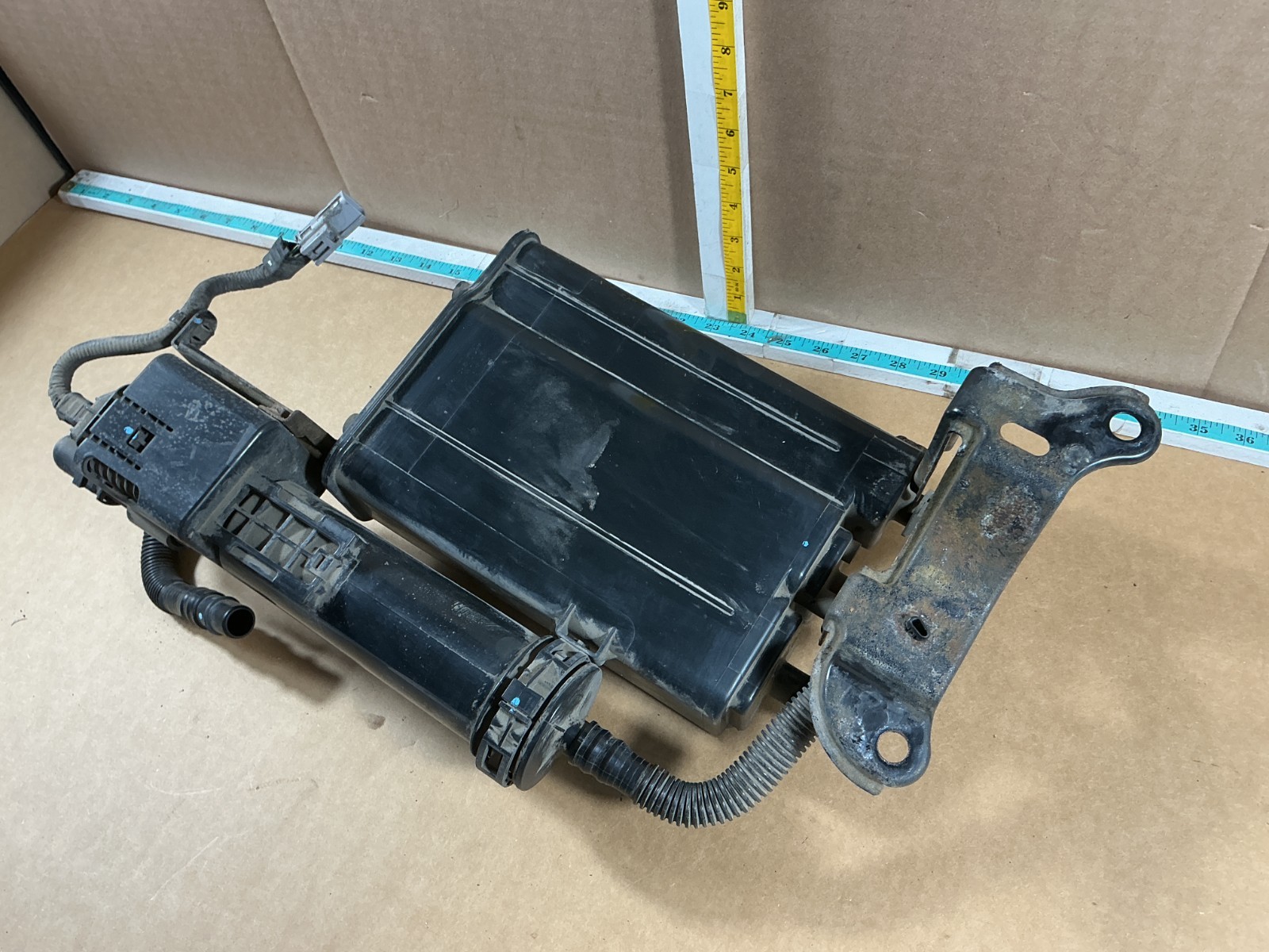 2010-2015 Toyota Prius Fuel Vapor Evaporator Charcoal Canister 77740-47060 OEM