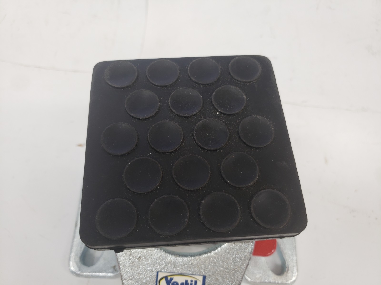 Global Industrial Vestil FL-ADJ-46 Adjustable Height Floor Lock