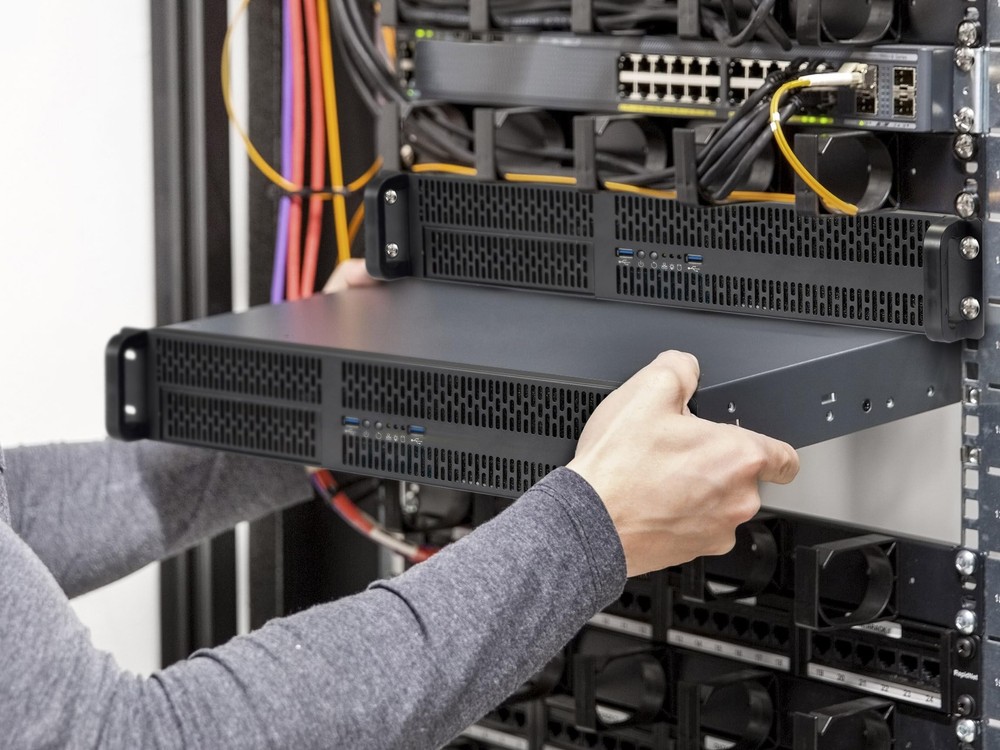 Rosewill 2U Server Chassis Rackmount Case | 4 3.5"/2.5" HDD, 1 5.25" Device |...