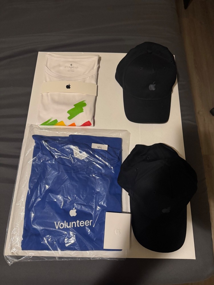 Apple 50 Year Anniversary Collection Set Thinking Different + Bonus Bundle