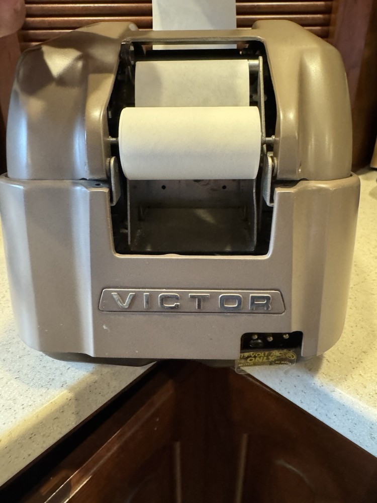 Vintage Victor Adding Machine 1950’s NEEDS INK RIBBON