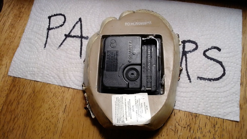 Hobby Lobby Ceramic baseball glove quartz clock *minute hand does not work*