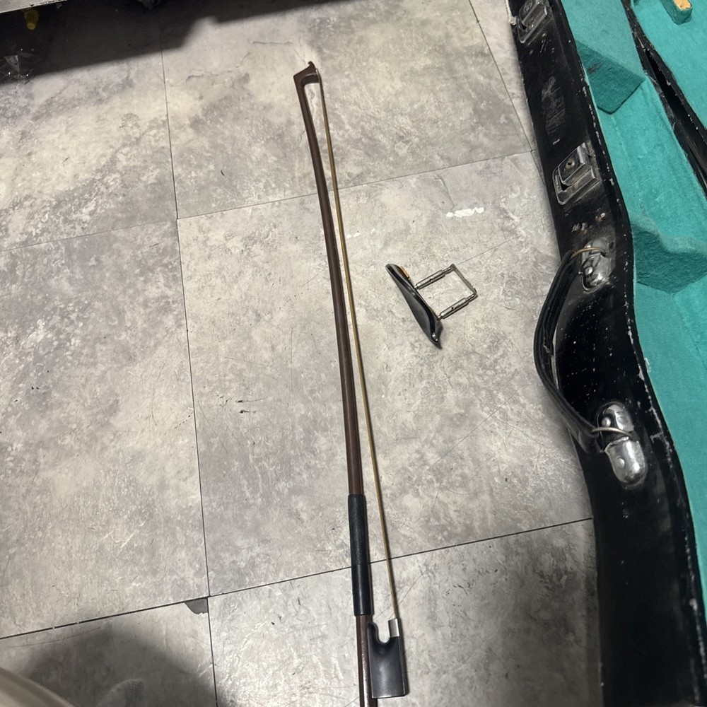 Lark Violin & Case. M5002-2