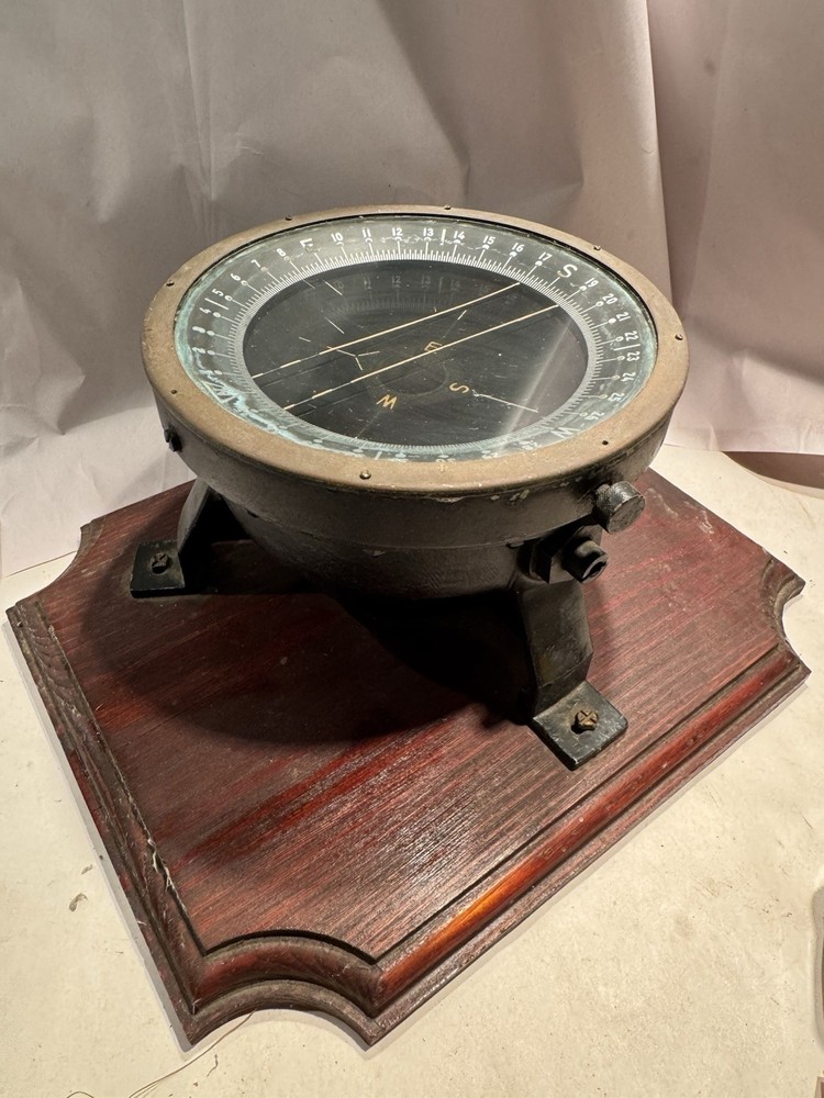 Antique WWll Bendix Aviation Compass U.S. Army Type D-12