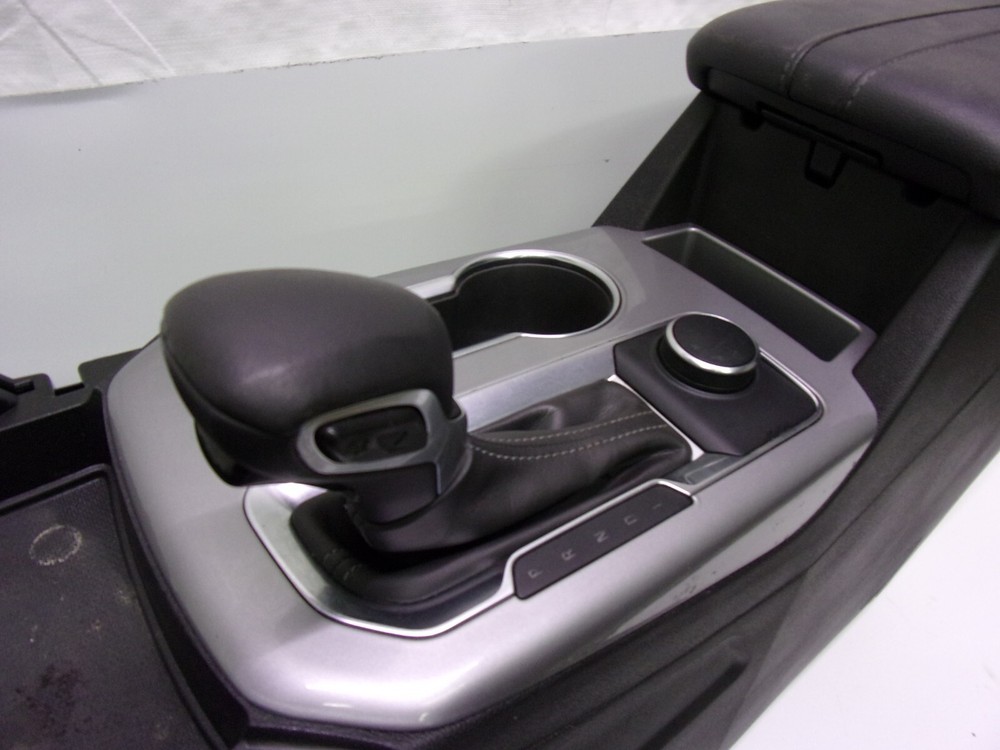 CHEVROLET BLAZER 2019 Front Console floor