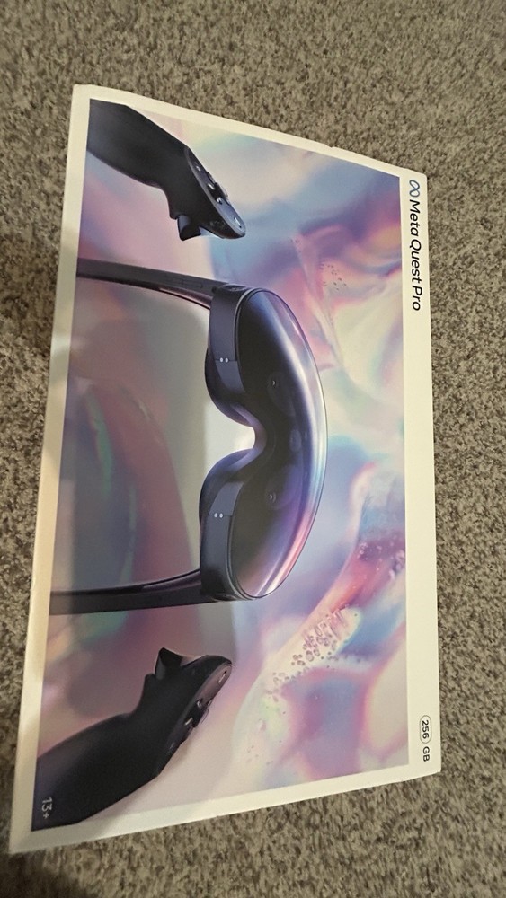 Meta Quest Pro 256GB Headset & Controllers Set