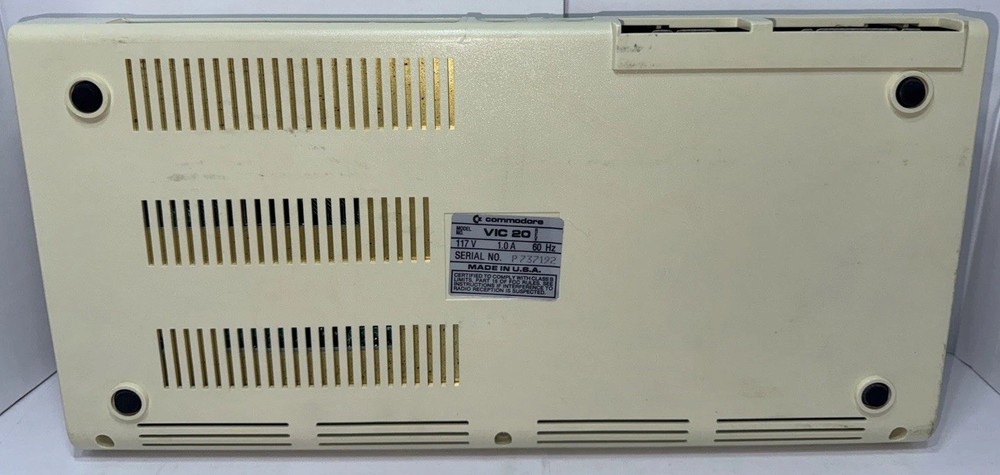 Commodore VIC-20 Vintage Computer Console Complete w Box Manual Tested & Works