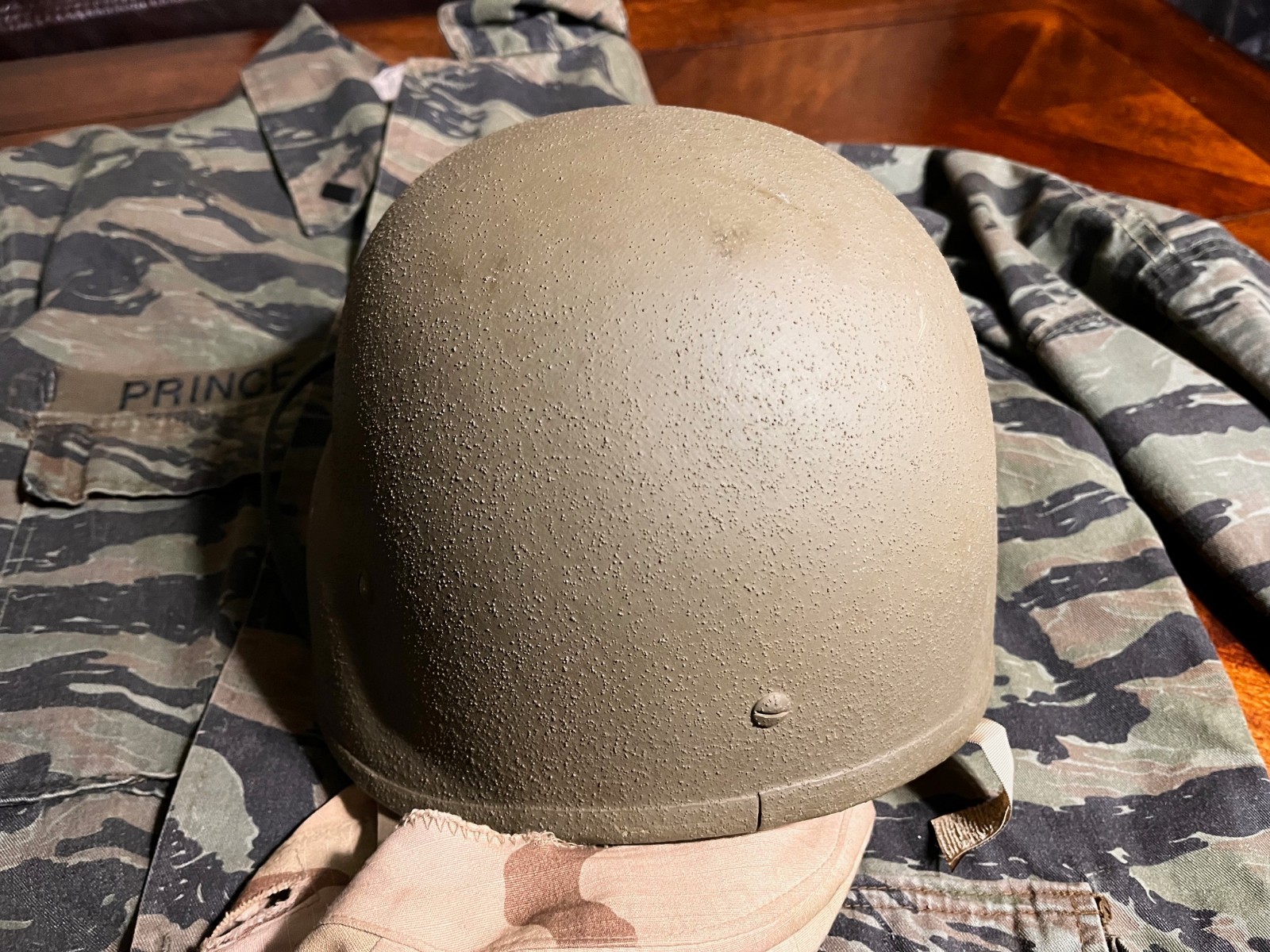 PASGT Helmet Cover Battle Damaged Iraq Desert Storm and OPFOR Shirt US Army OBO