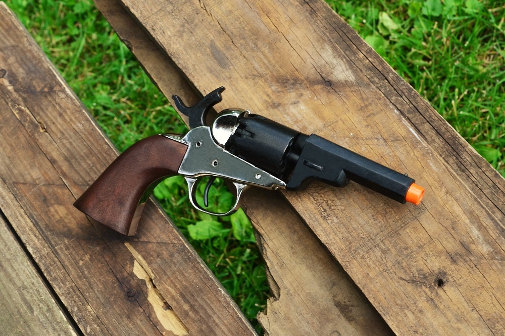 Colt 1849 Navy Pocket Pistol Revolver - Wells Fargo - Dragoon - Denix Replica