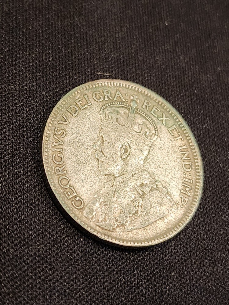 1932 Canada 25 Cents Silver Coin