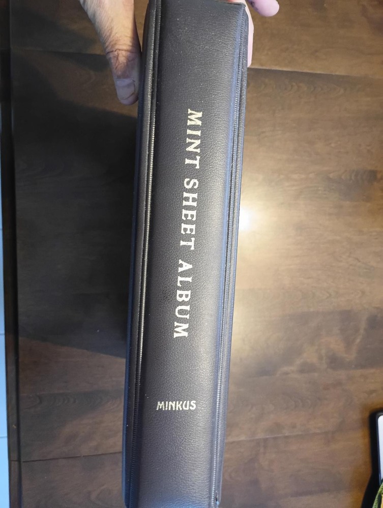 Minkus Mint Sheet Album - room for 60 sheets