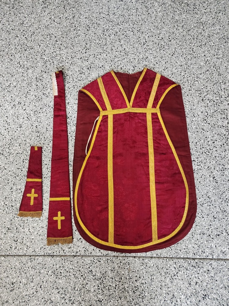 Antique Fiddleback Chasuble