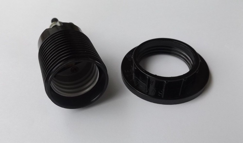 THREADED PHENOLIC BOTTOM TURN KNOB LAMP SOCKET WITH SHADE RING E26 NEW 4156JG
