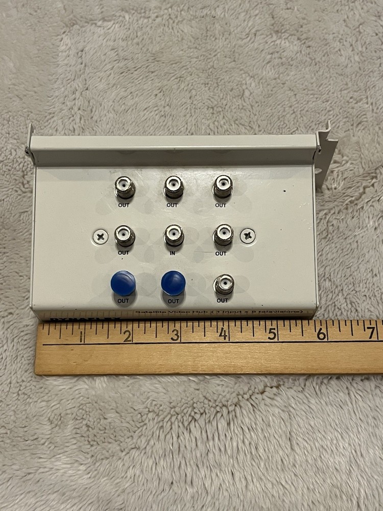 DynaFlex 1 X 8 Video Splitter Passive White