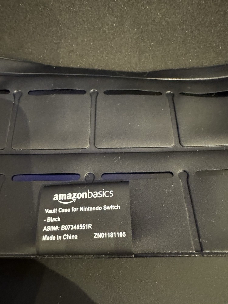 Nintendo Switch AmazonBasics Hardcover Cash For Original Switch - Nice Condition