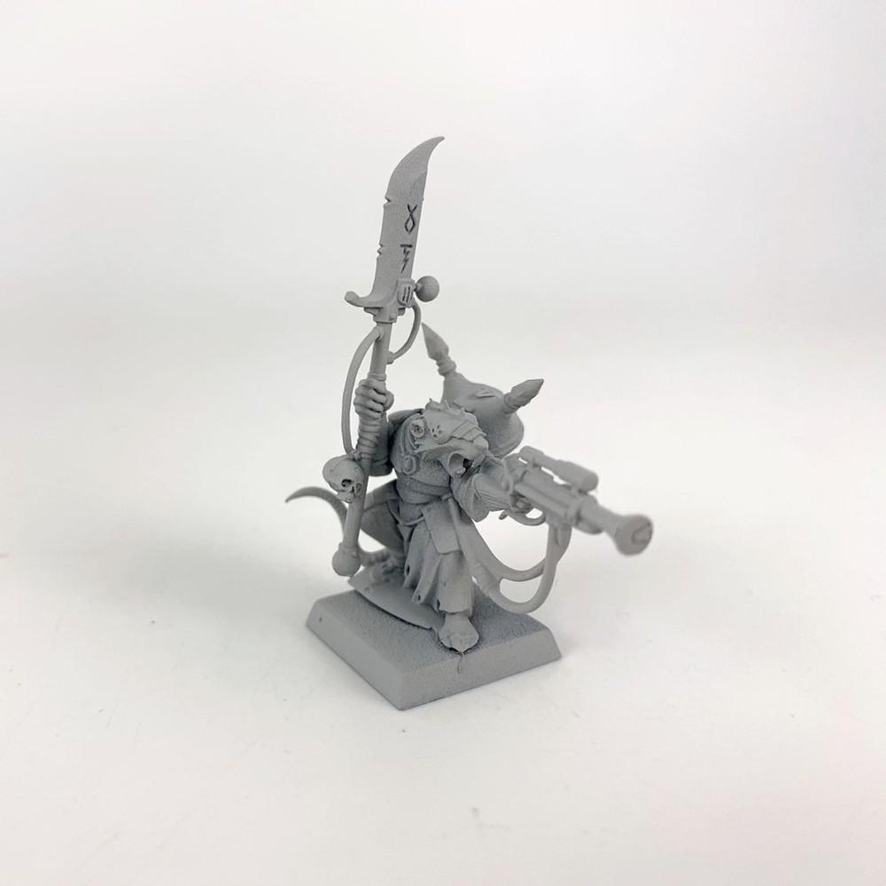 x1 Warlock Engineer Plastic Warhammer FB | P-00S51