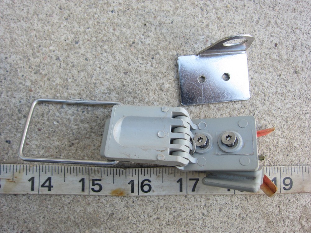 Southco Panel Rotary Draw Latch, Used