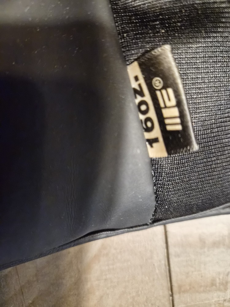 Engage Boxing Gloves 16oz Used