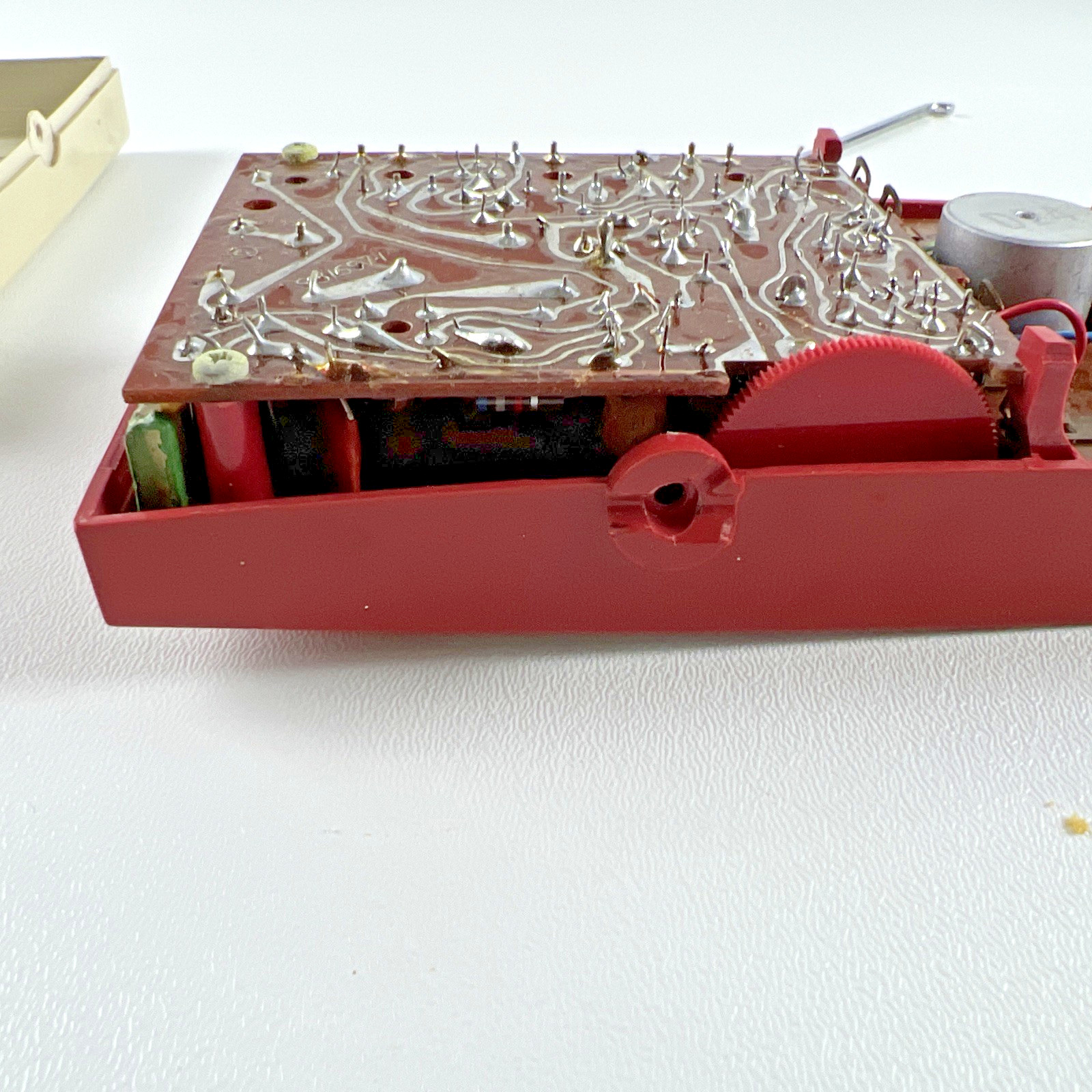 RCA Victor Model 1-RG-33 AM Transistor Radio - Superheterodyne, Kind of Working