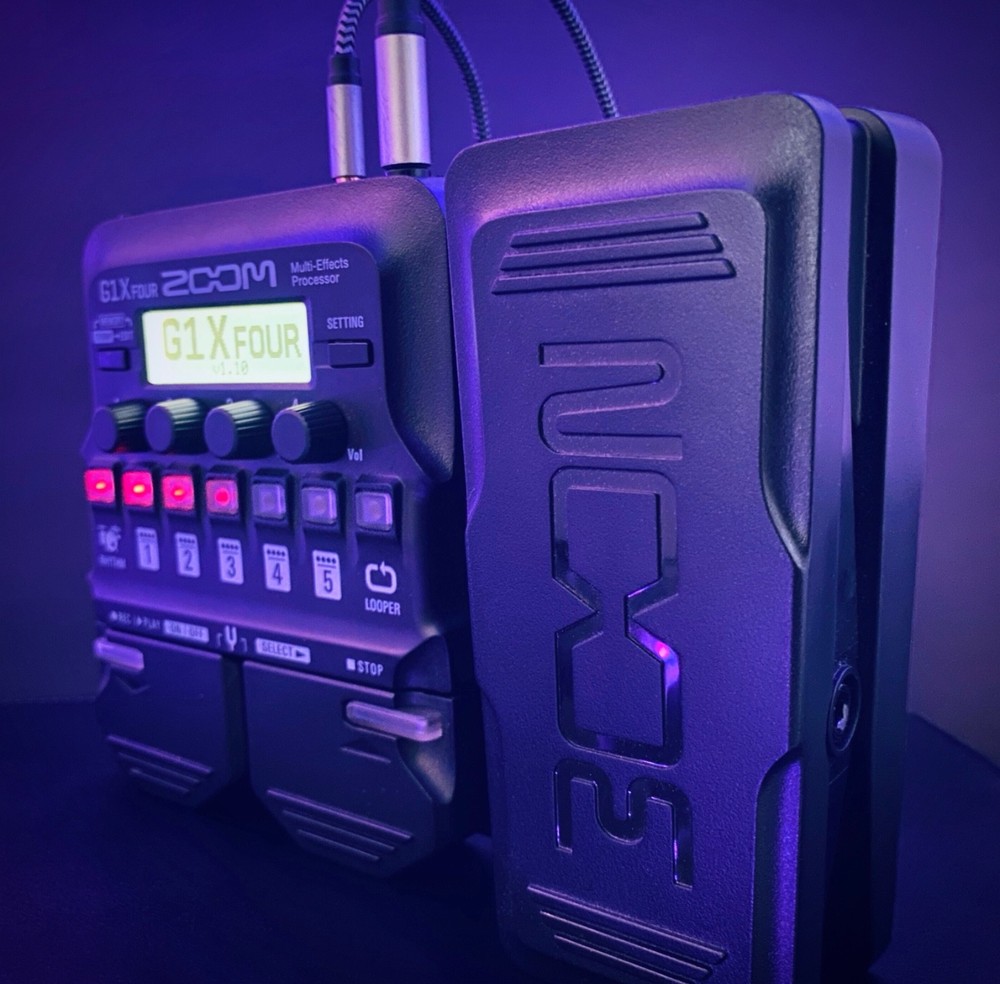 Zoom G1X FOUR Digital Multi-Effects Processor Looper w/ Expression Pedal