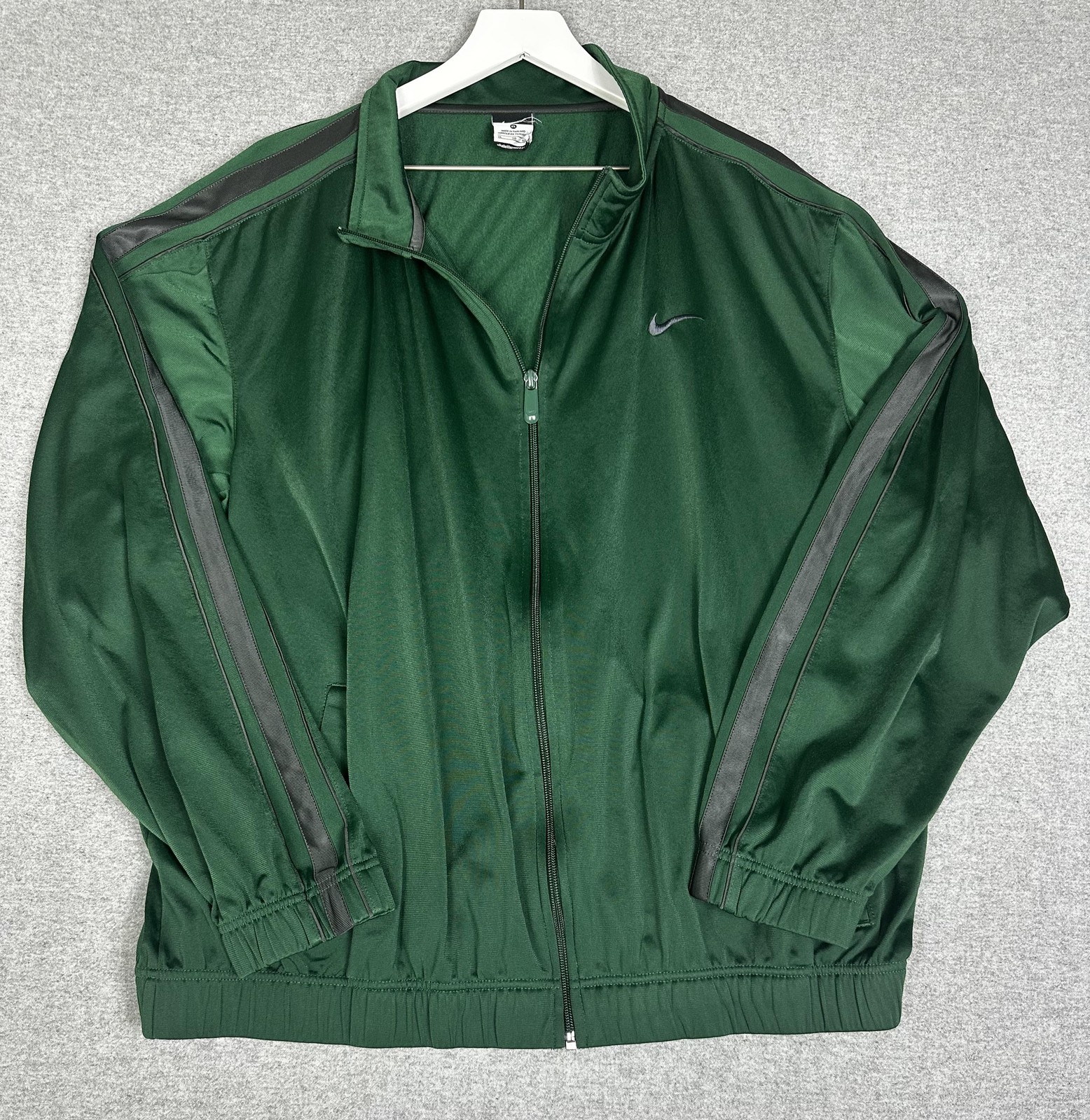 Nike Track Jacket Mens XL Green Striped Sleeves Full Zip Athletic Poly Swoosh