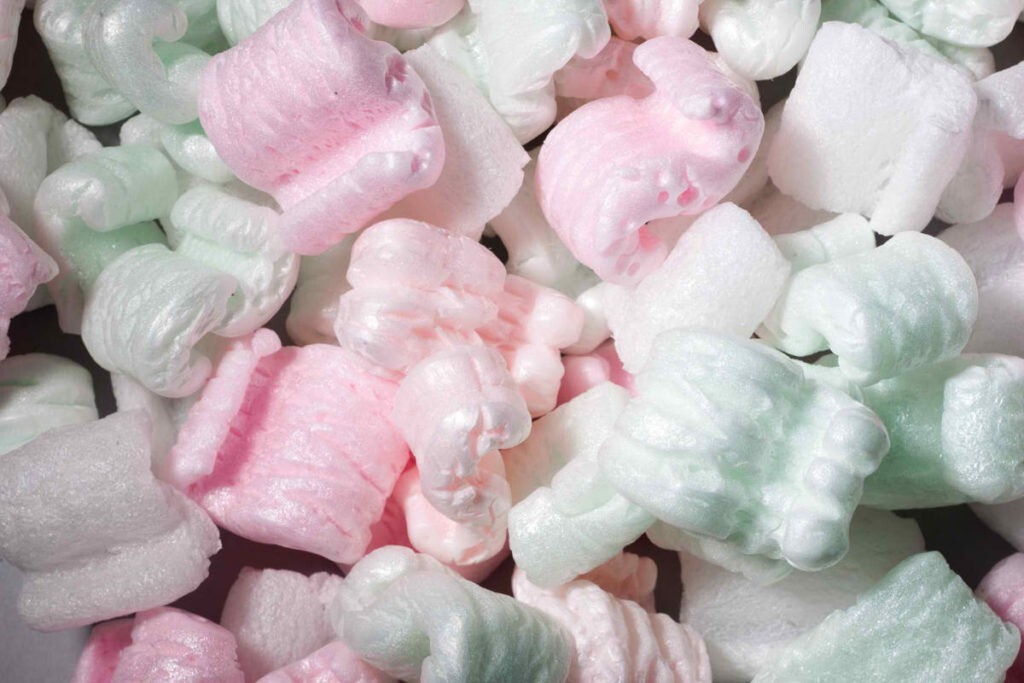 6.5 GALLONS OF PACKING PEANUTS MIXED *USED* POPCORN FAST FREE SHIPPING