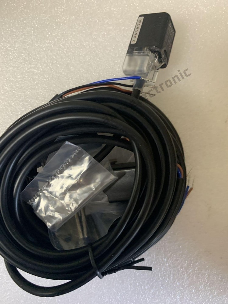 1PCS  RN04-N RN04N  Proximity Switch