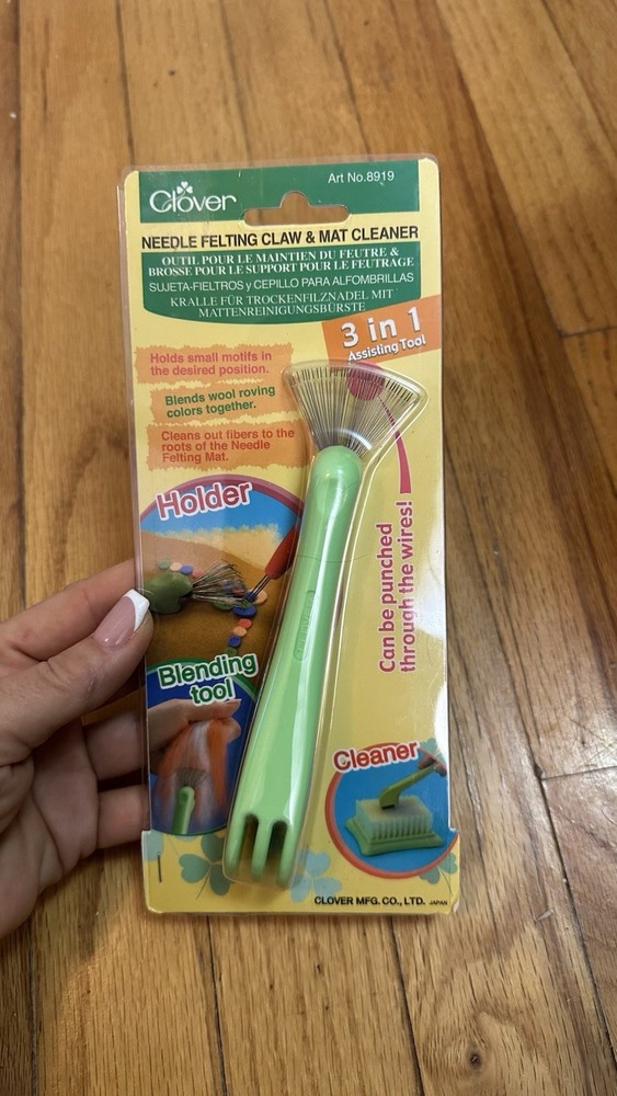 Clover Needle Felting Claw & Mat Cleaner