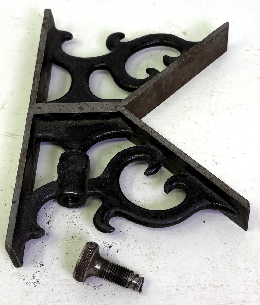 Chaplin Center Square Head