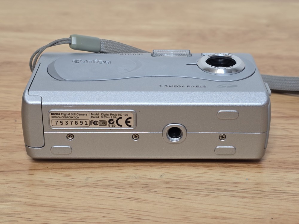Konica KD-100 1.3MP Compact Digital Camera Silver Tested Working