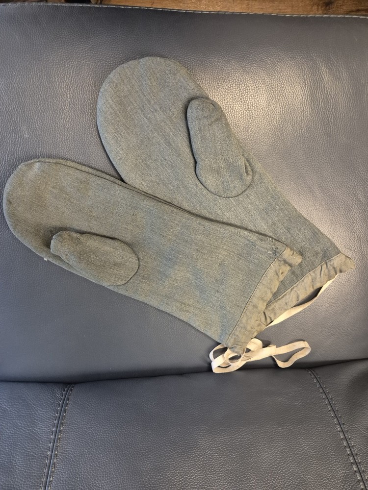 WW2 German Winter Mittens reversible glover , Mint colour and white winter, nice