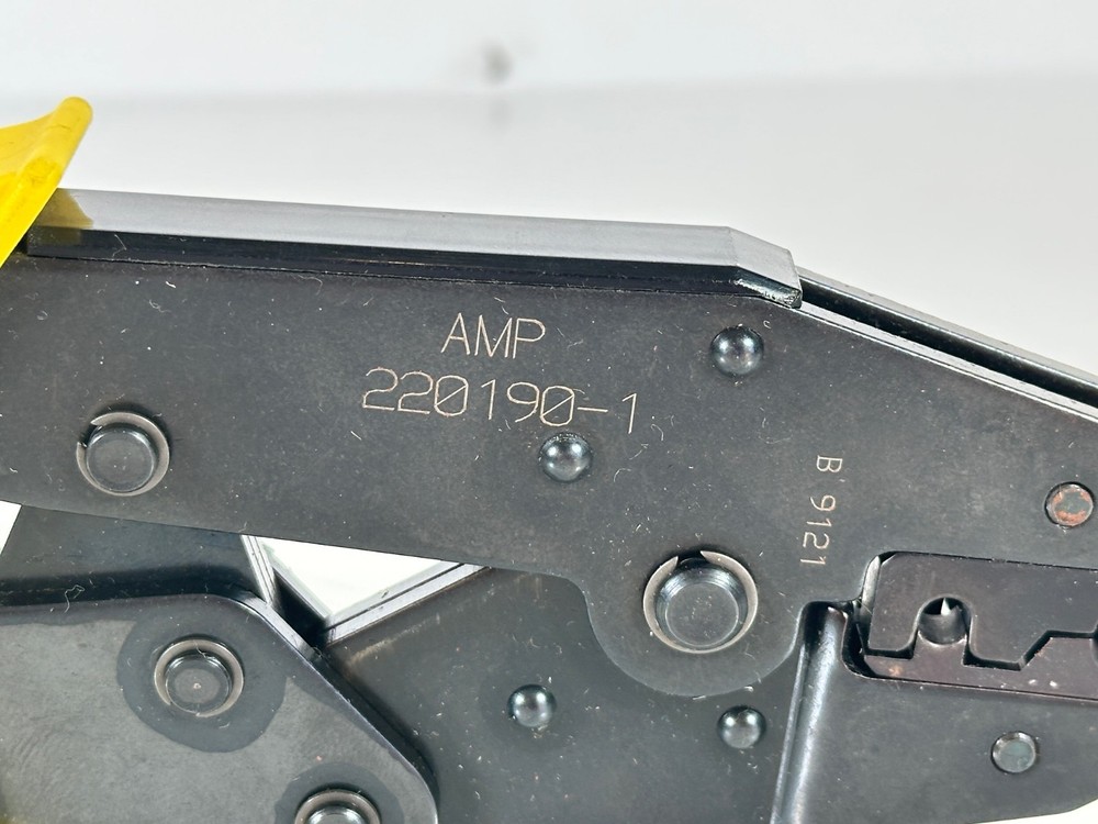 AMP 220190-1 Crimp Tool Extron Electronics BNC Cable Termination Kit