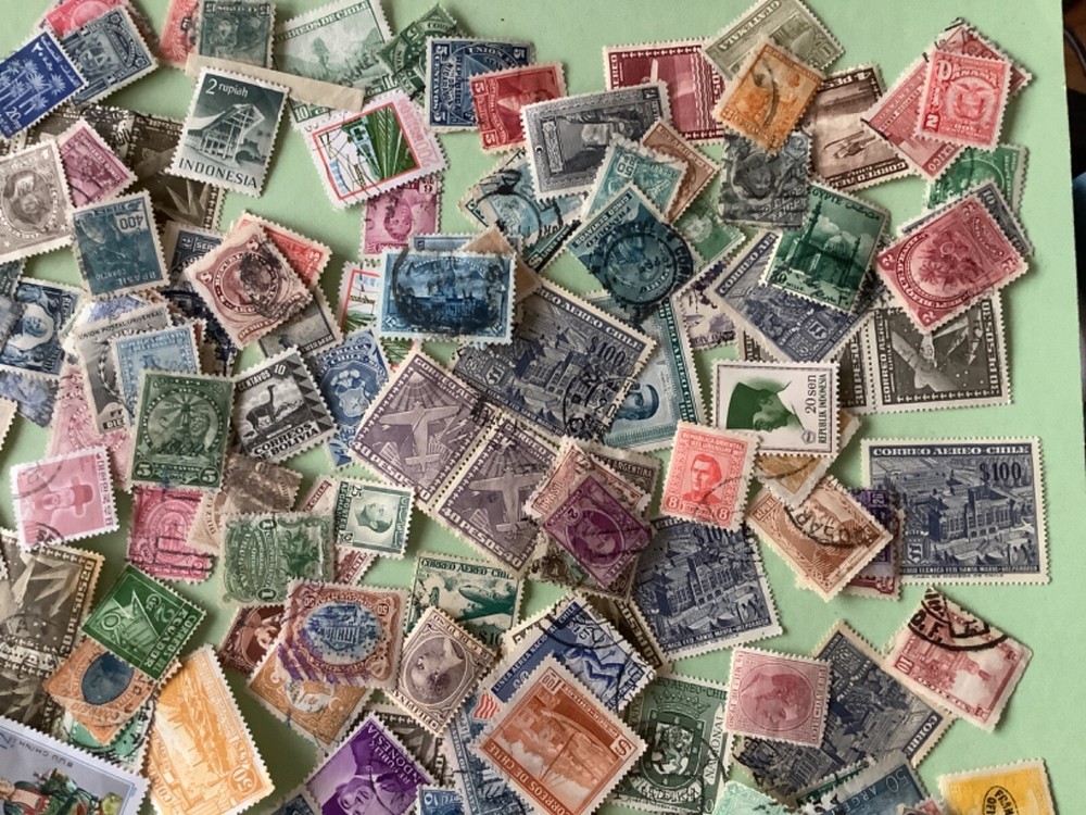 Stamps to sort World mixed stamps Ref A2272